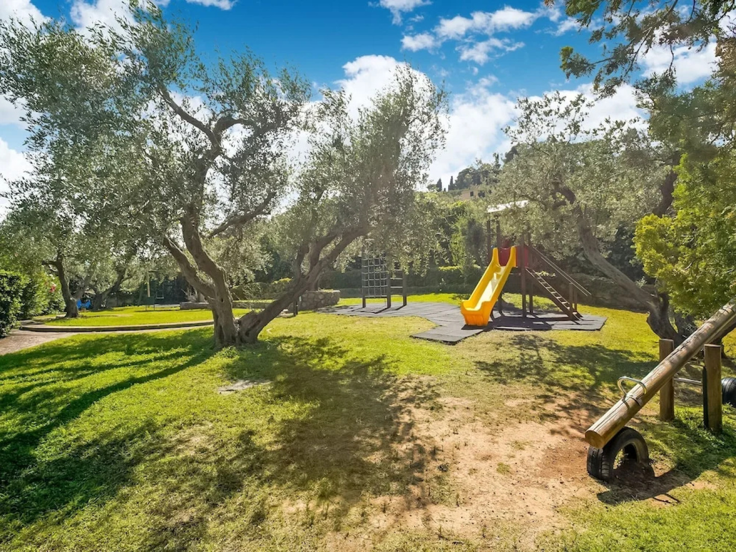 Inviting Apartment in Porto Santo Stefano near Sea Beach