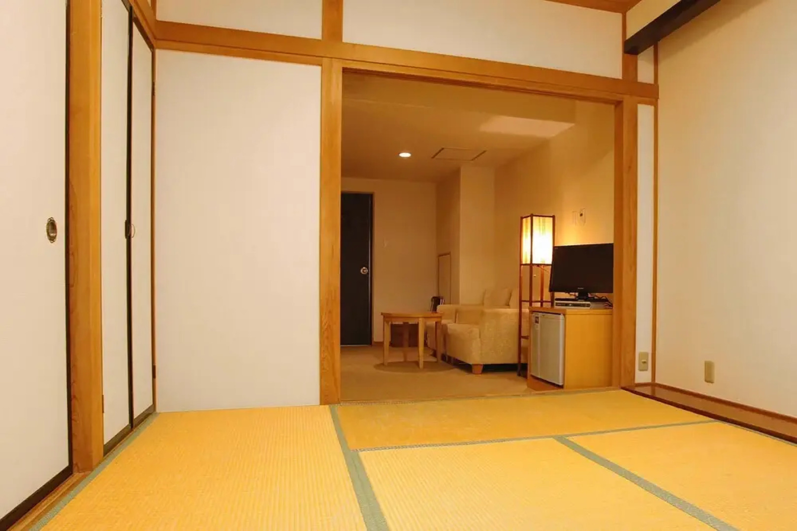 OYO 44580 Hotel Sunshine