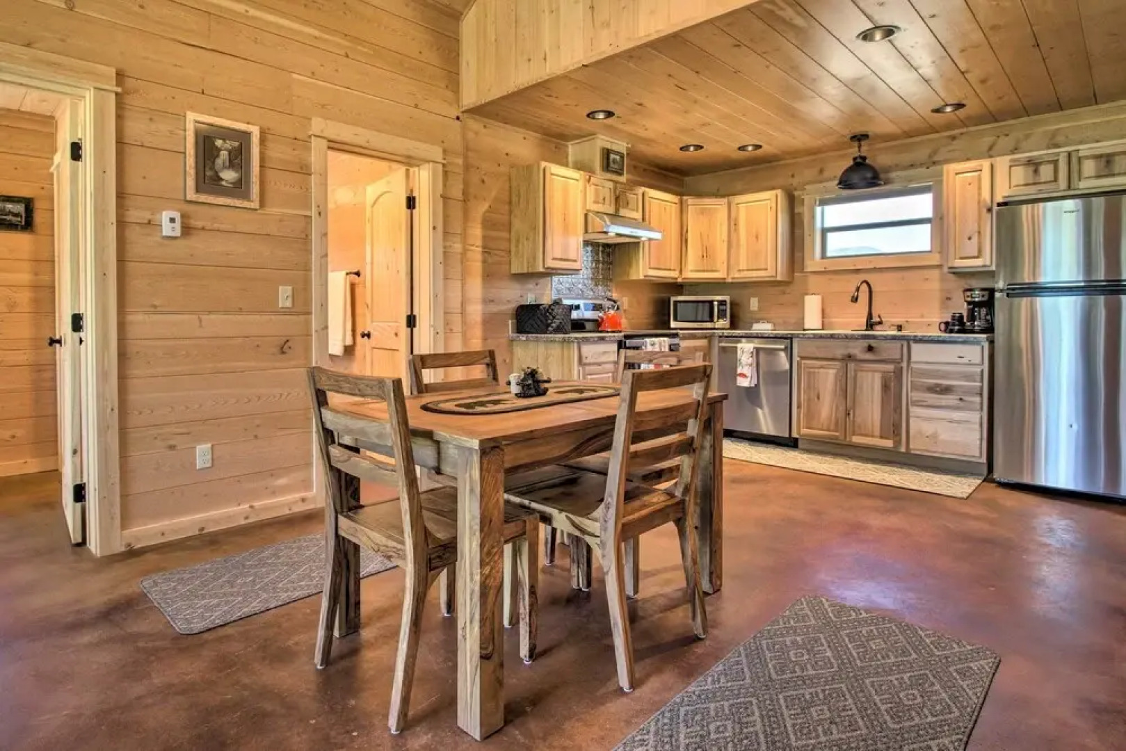 Peaceful Mtn Retreat ~ 43 Mi to Yellowstone!