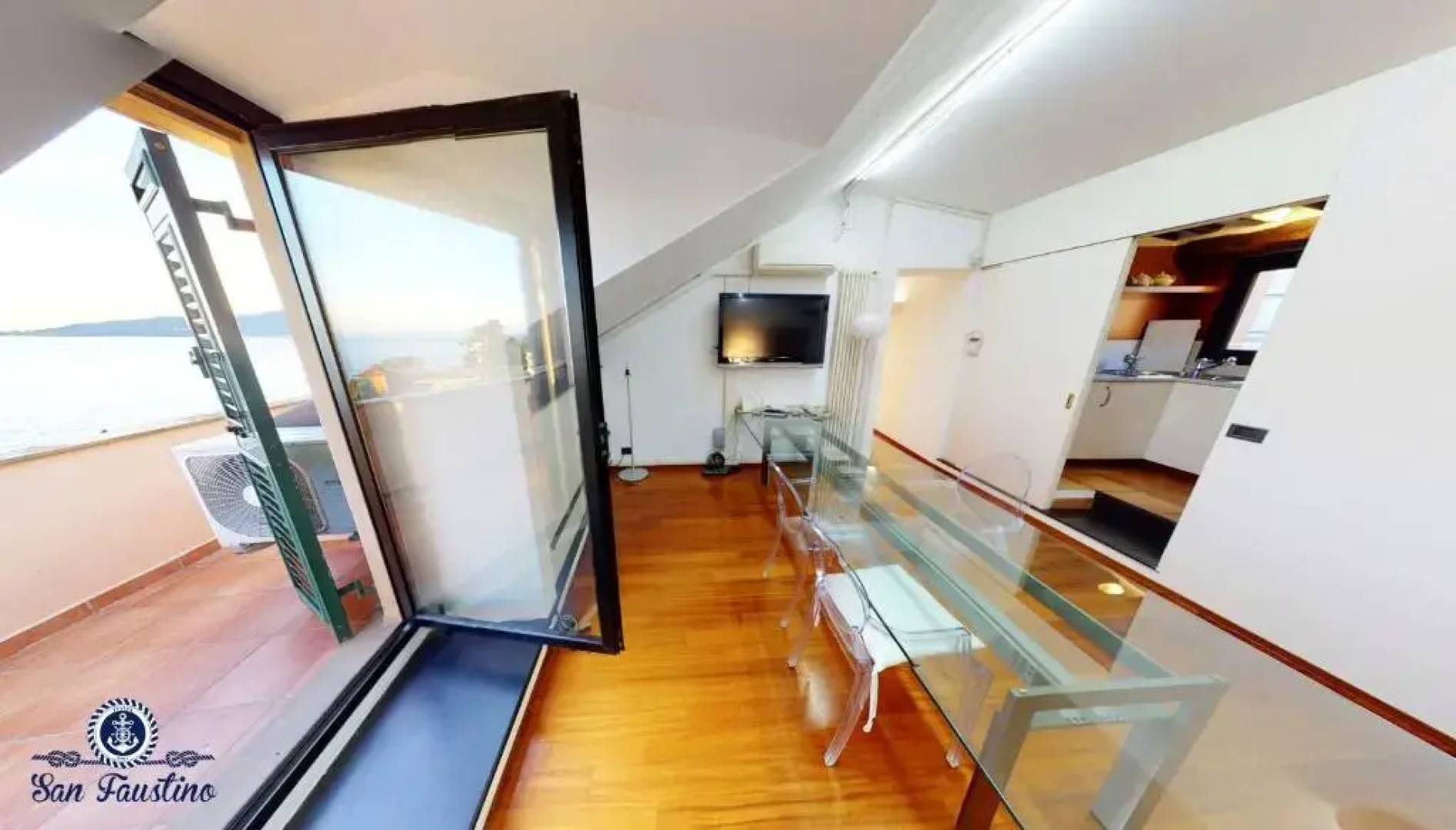 ATTICO SAN FAUSTINO 165 mq più 110 mq di terrazza- IN VILLA 700 ,VISTA MARE STREPITOSA-100 m dalla spiaggia-PARKING ESCLUSIVO-SKY,NETFLIX