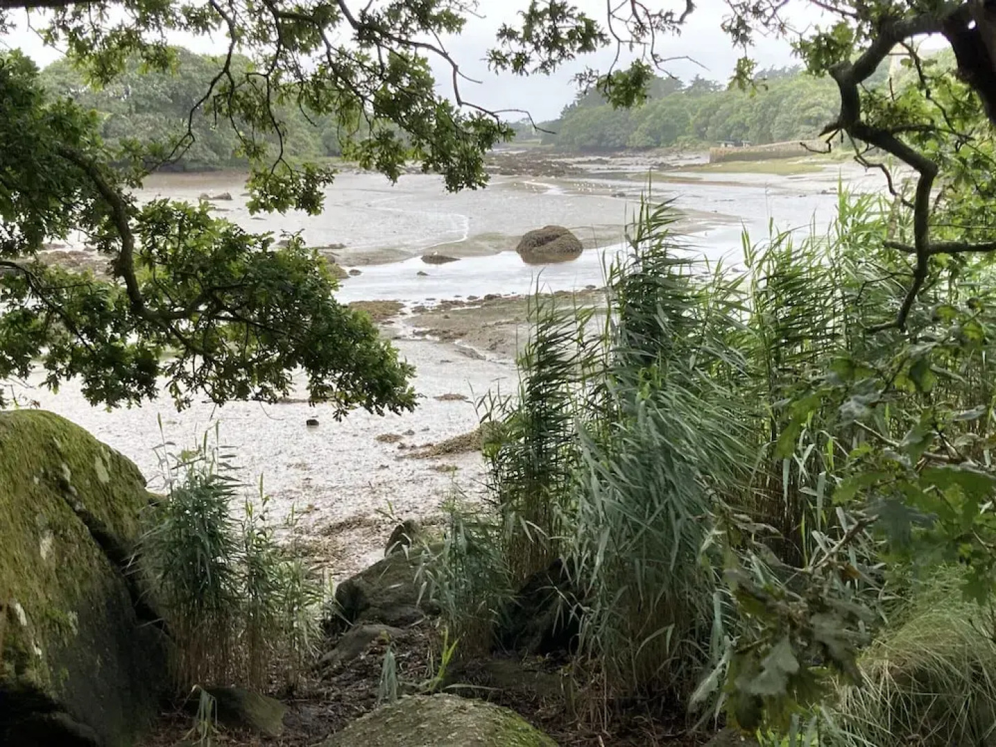 House in Breles Near Rock Beach & Amusement Park