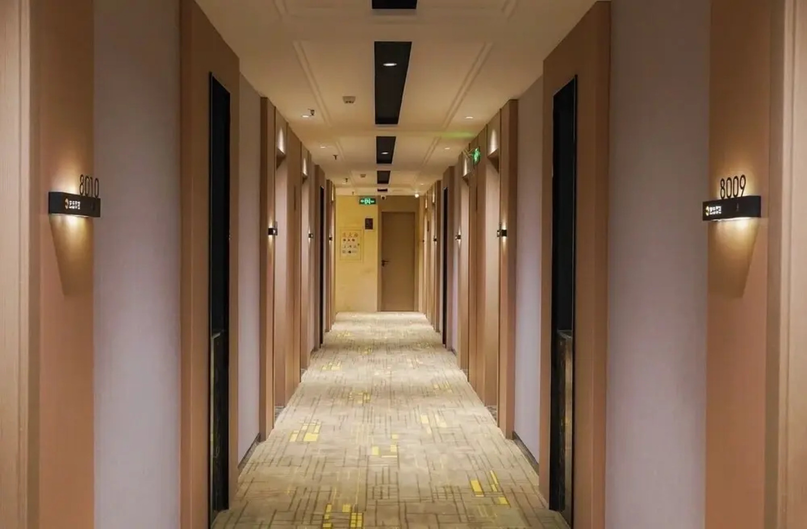 yi xuan hotel - bus station