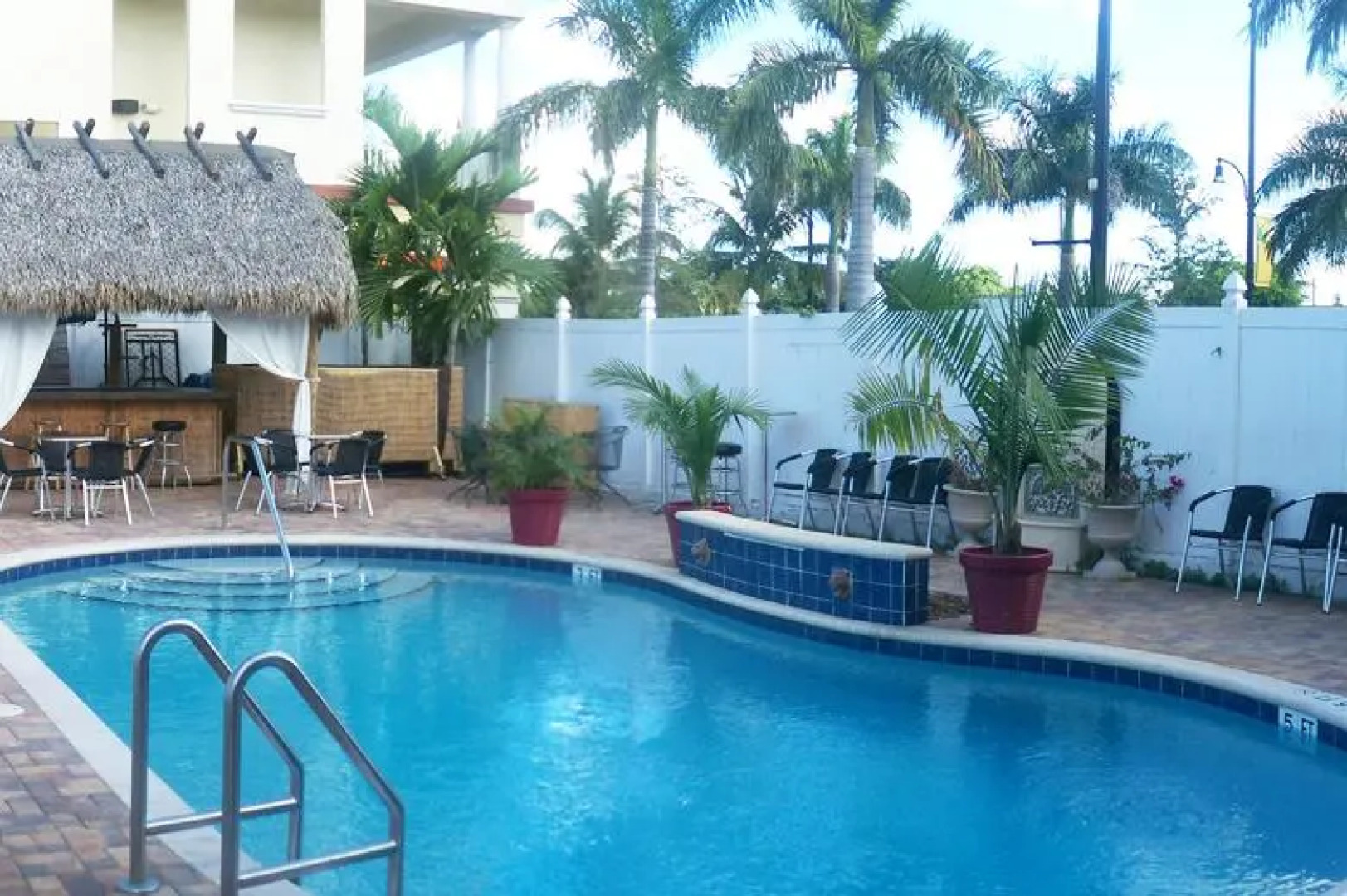 Plantation Inn Hotel & Lounge