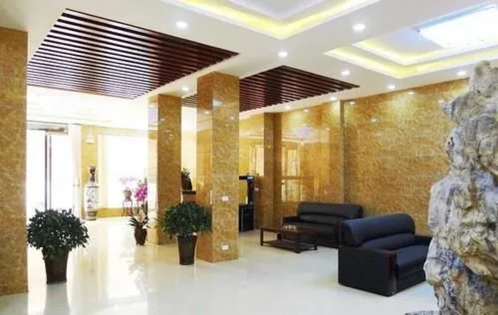 Yijia Express Hotel