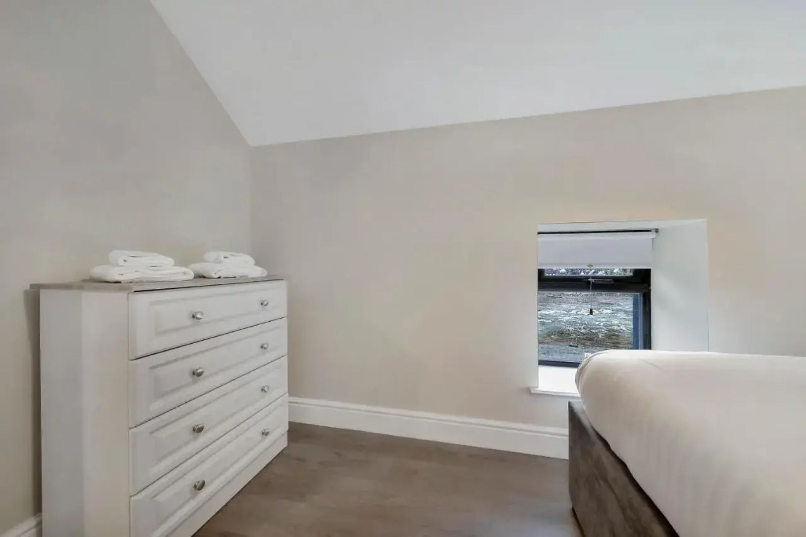 NEW Glenside Abbey sleeping 7 guests