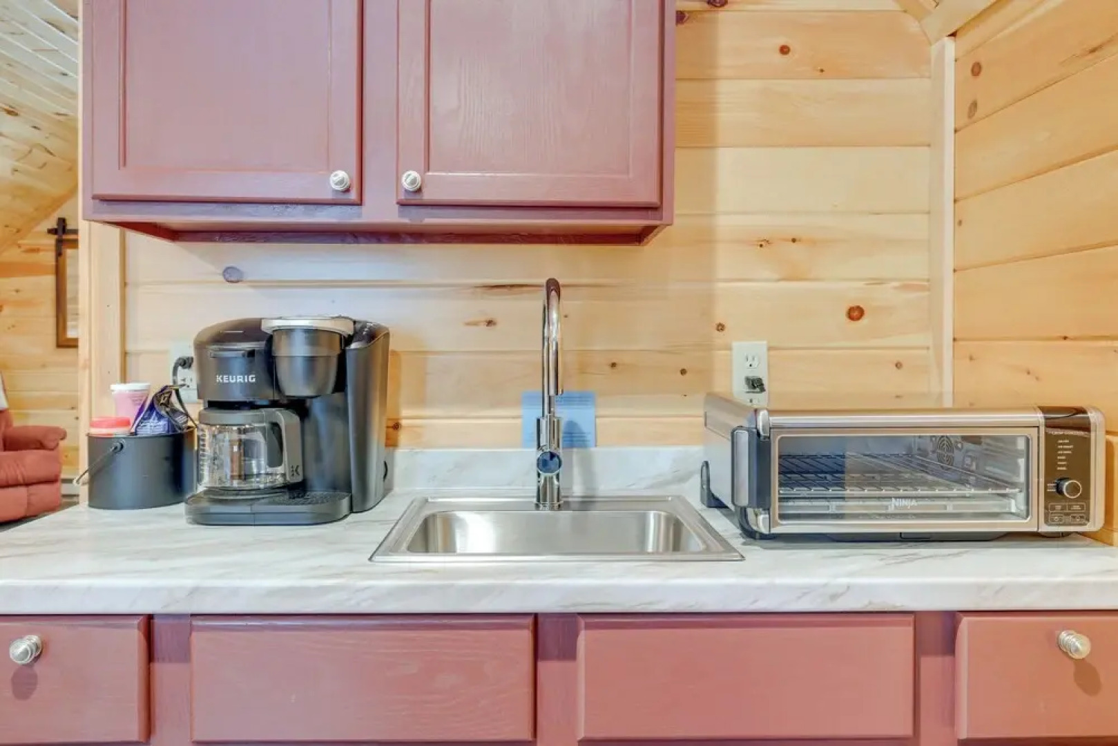 All-season Lakefront Mercer Vacation Rental