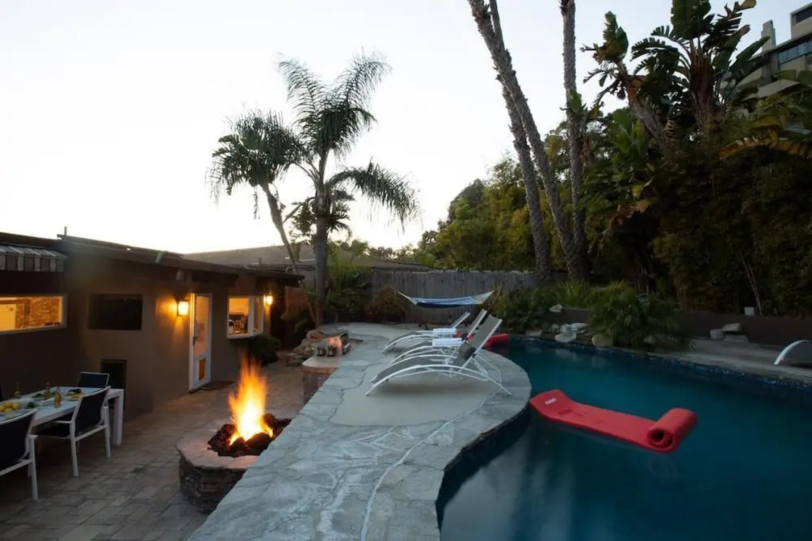 Las Flores by AvantStay