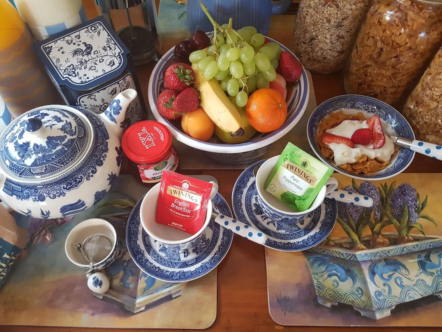 Water Bay Villa Bed and Breakfast