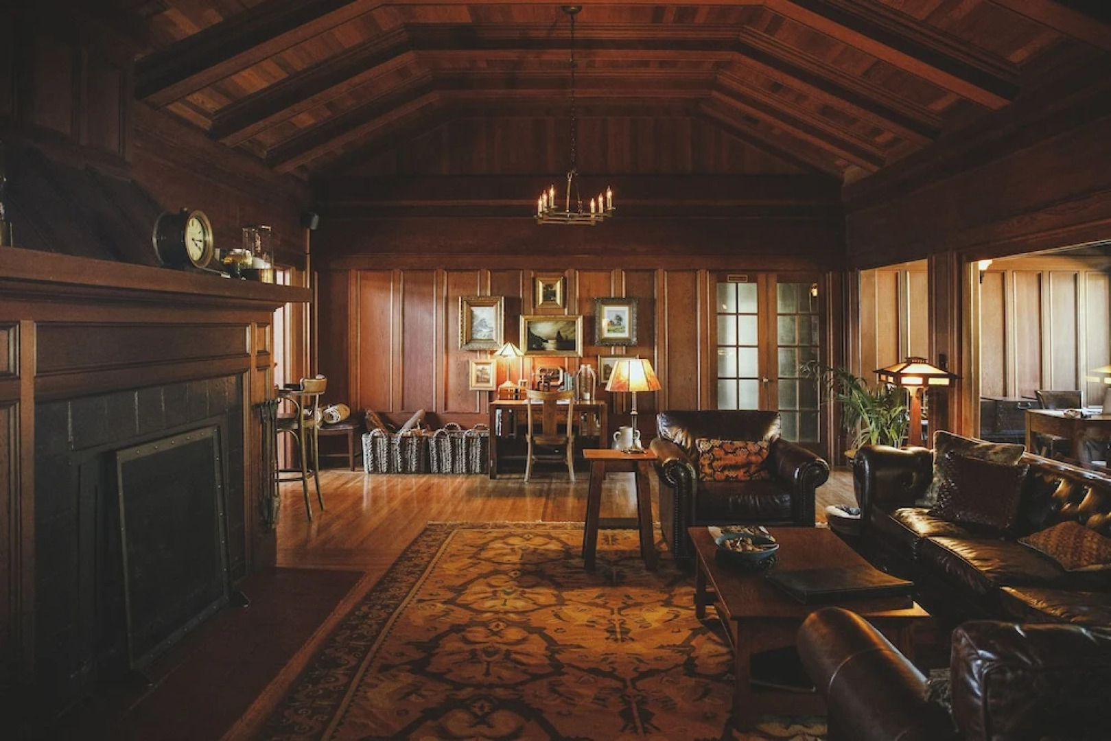 The Harbor House Inn