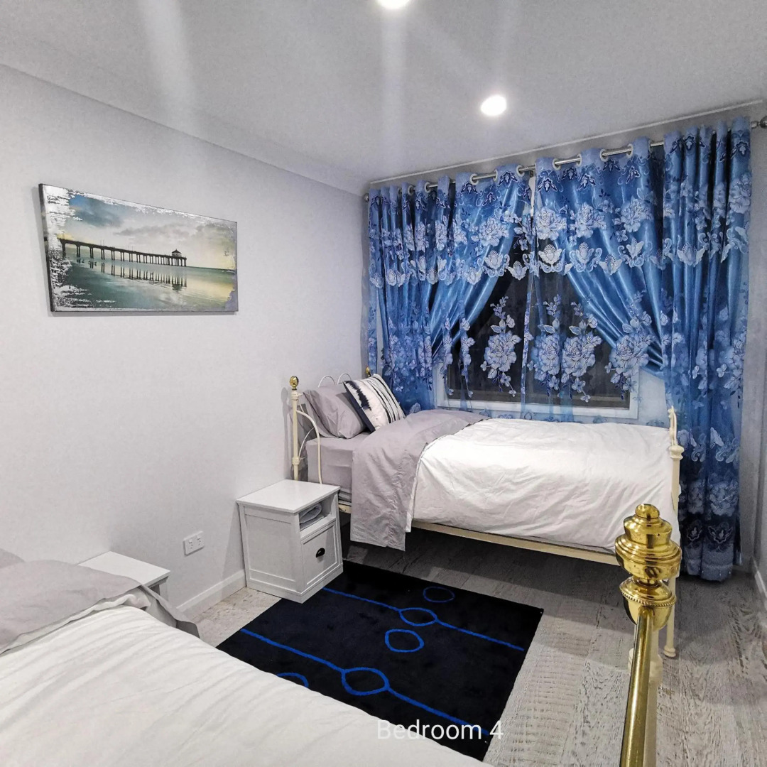 Getaway Lakefront Environmental House on Lake Macquarie with Water View