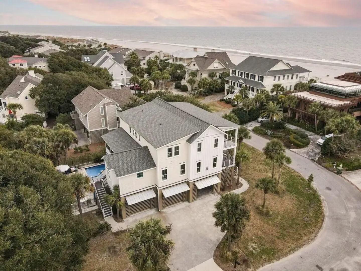 Pelican - Modern Beach Retreat w Patio & Pool