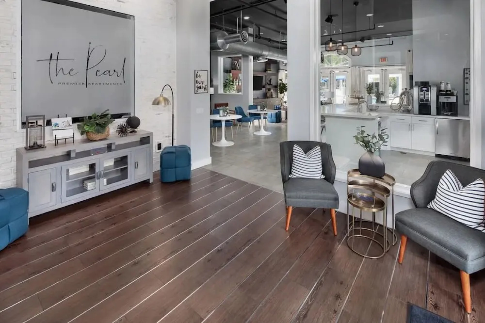 Contemporary 1br, In Unit Washer/dryer, Free Parking With All Amenities! 1 Bedroom Apts