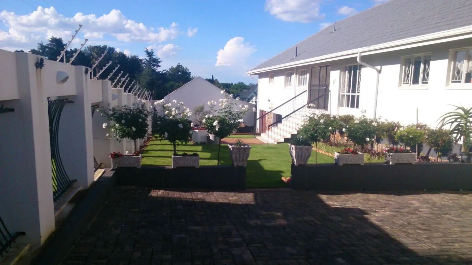 Magaliqua Guest House