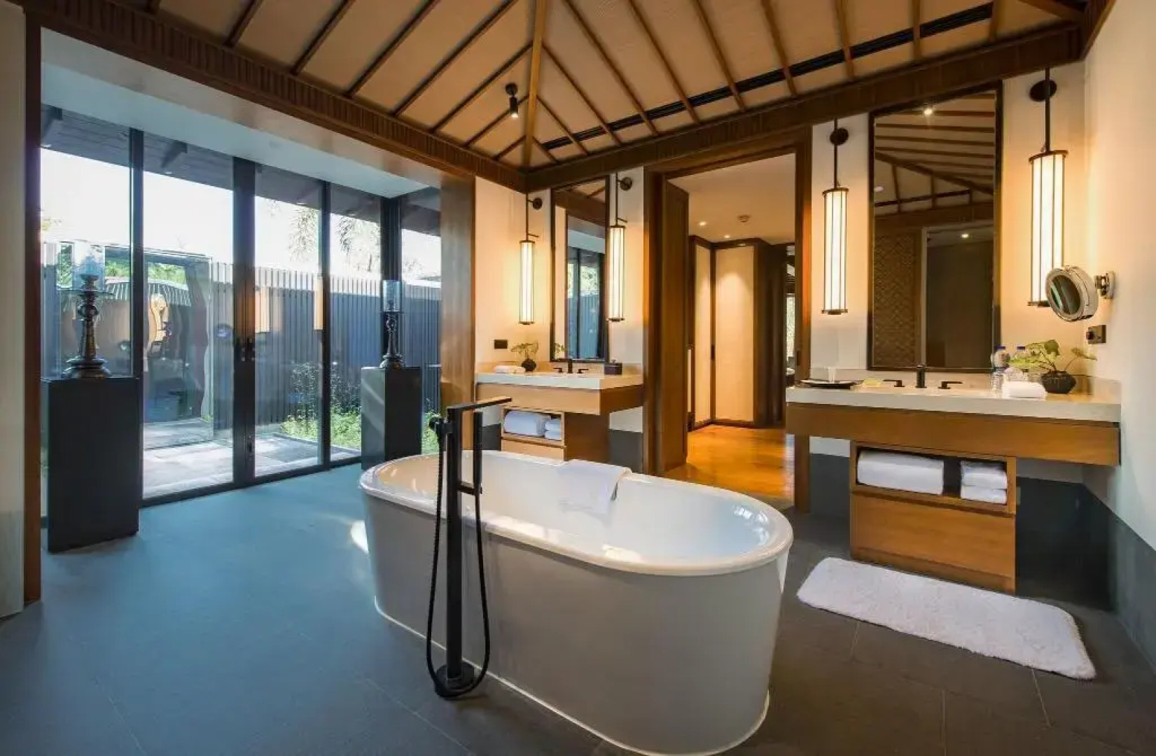 Le Meridien Shimei Bay Beach