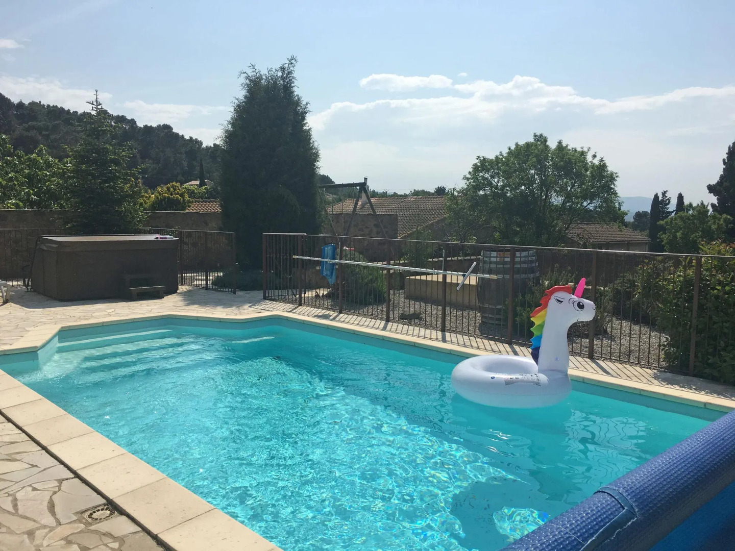 Villa with air-con, heated pool, jacuzzi, fenced garden and kids play equipment