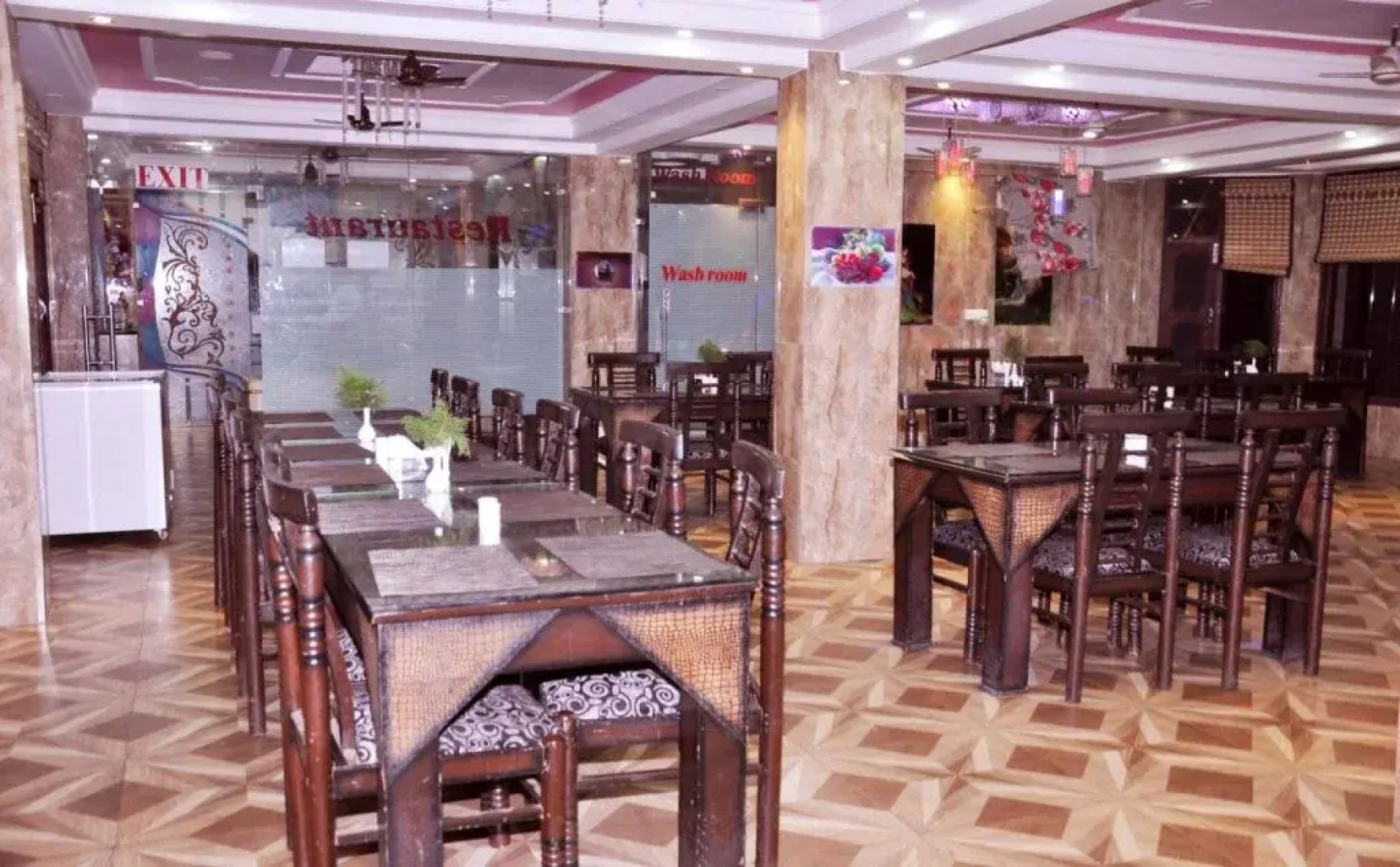 Aaa Hotel & Restaurant