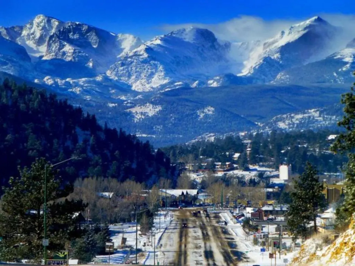 4 Seasons Inn on Fall River