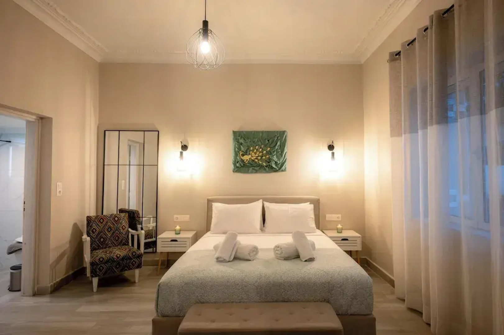 Peacock's Apartments