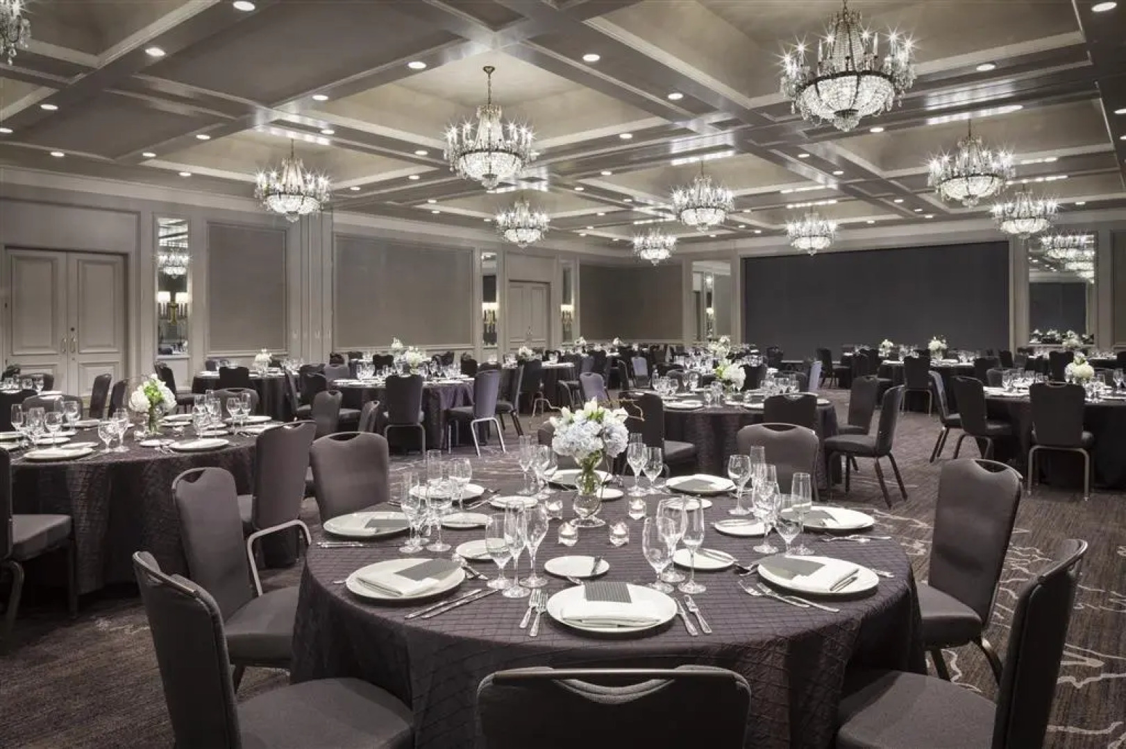 The Logan Philadelphia, Curio Collection by Hilton