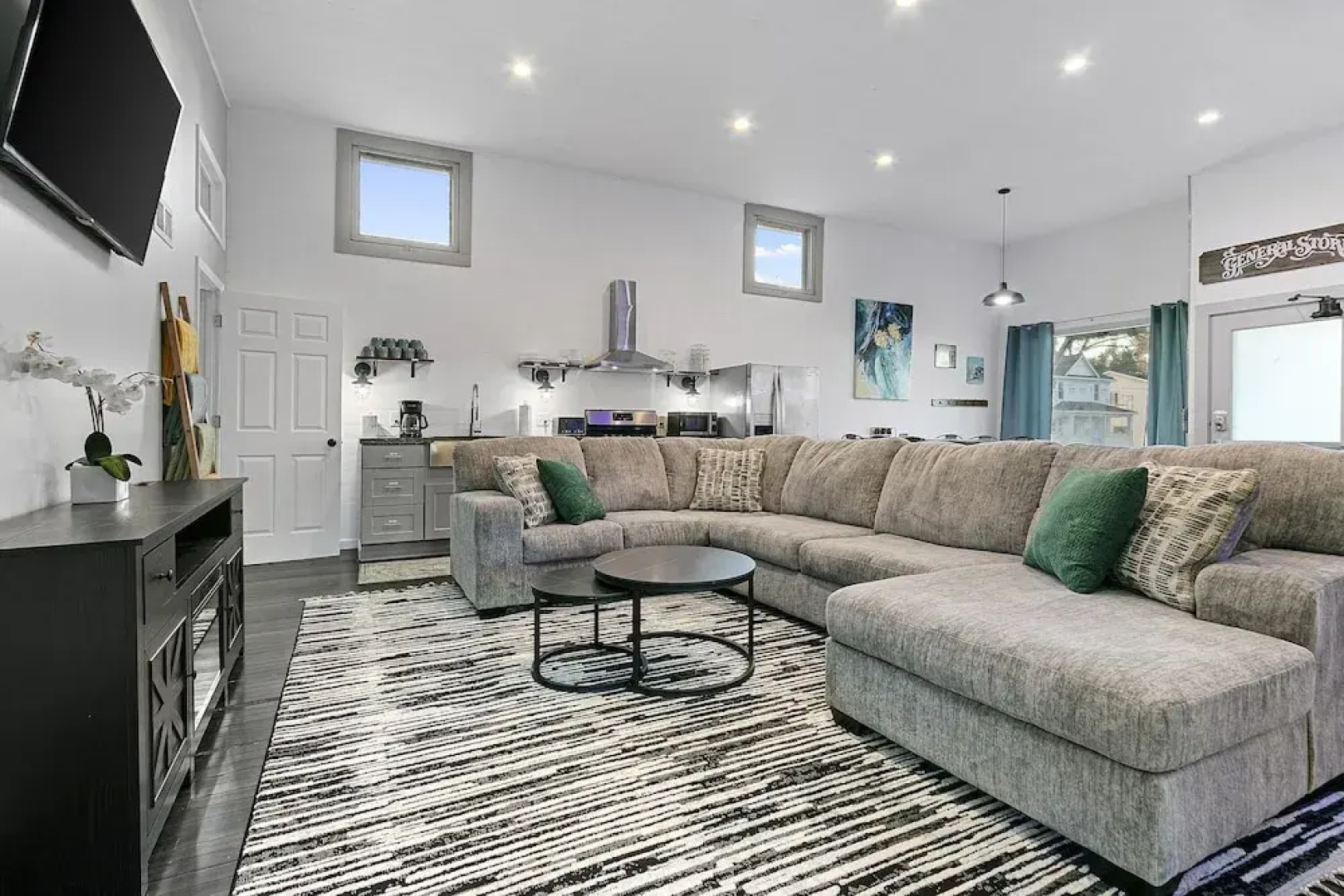 The Waterfront - Waterslide Game Room Sleeps 26