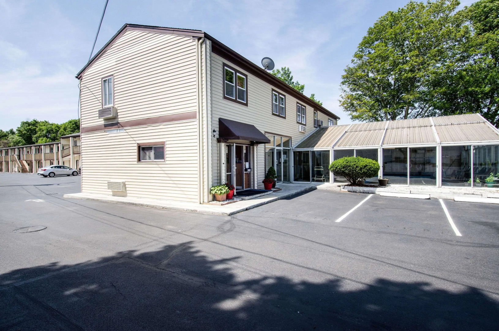 Econo Lodge by Choice - Cape Cod