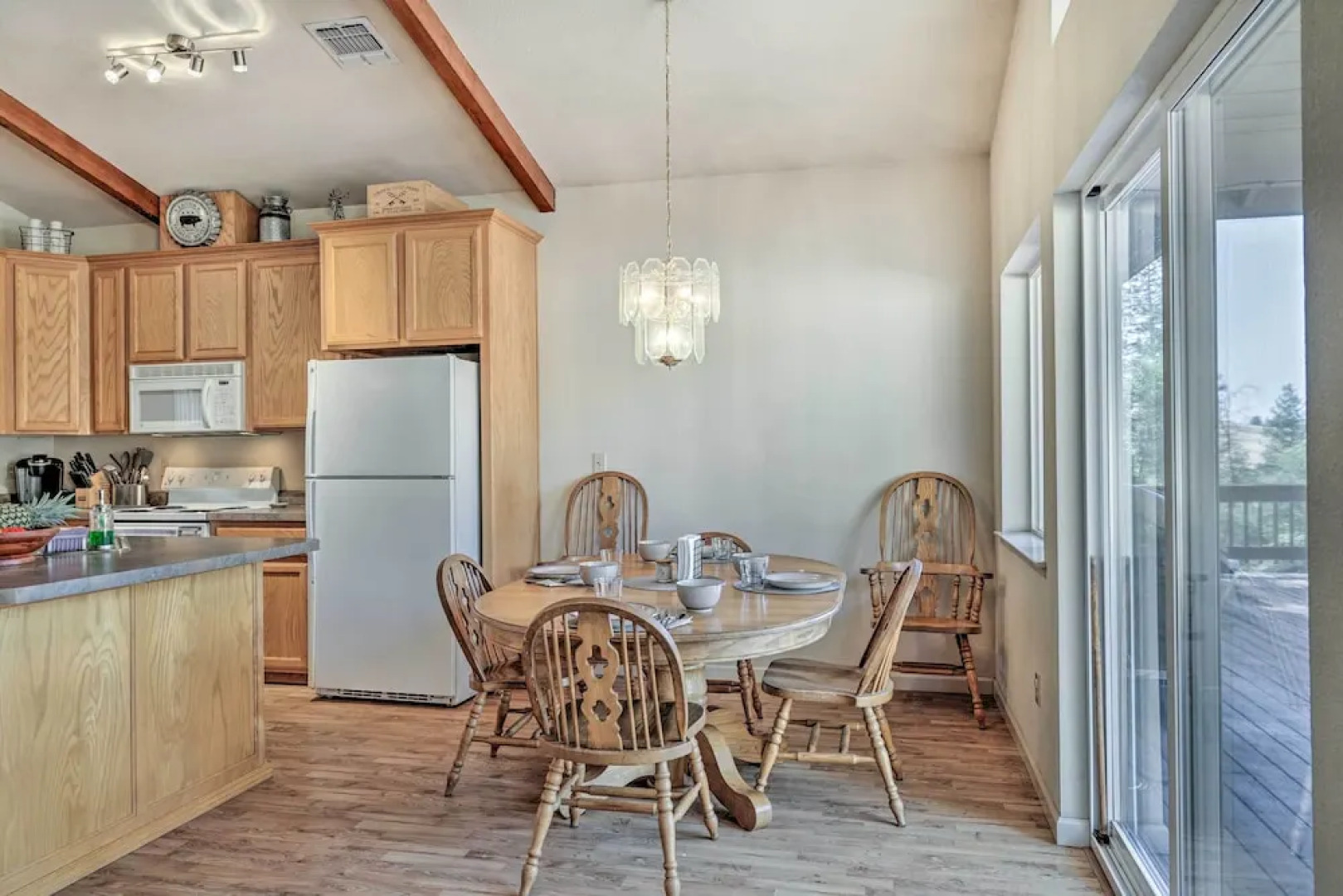 Woodsy Groveland Cabin w/ Deck < 3 Mi to Lake