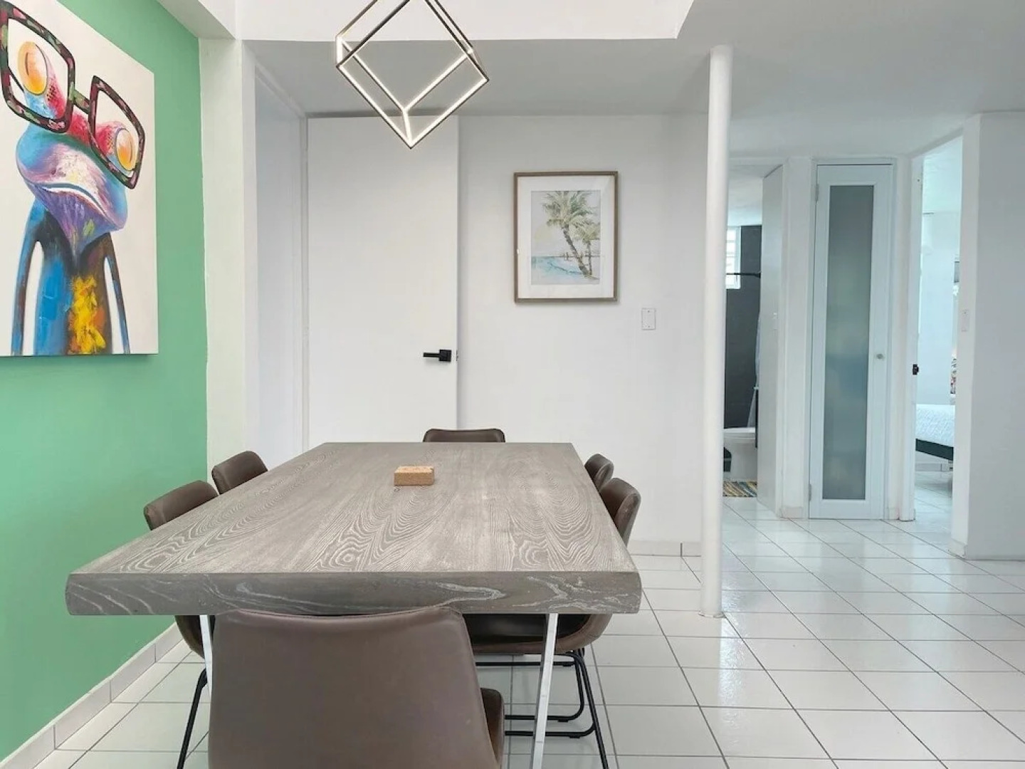 Walk to Beach or Swim in the Pool, 4 Bedrooms 4 Home by Redawning