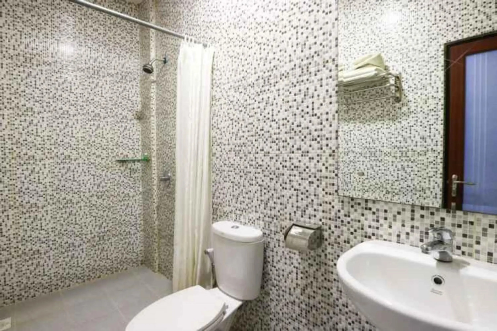 Blitz Hotel Batam Near Sultan Mahmud Ri'ayat Shah Mosque