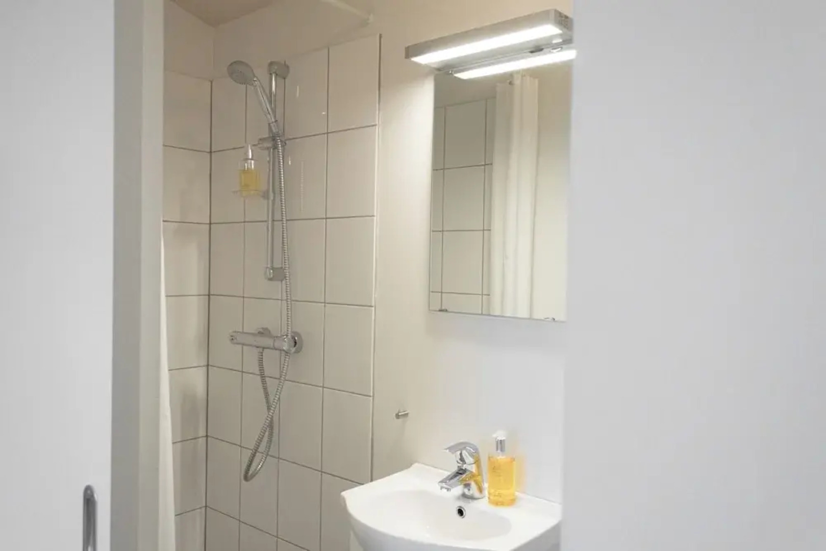 Urðartindur Guesthouse