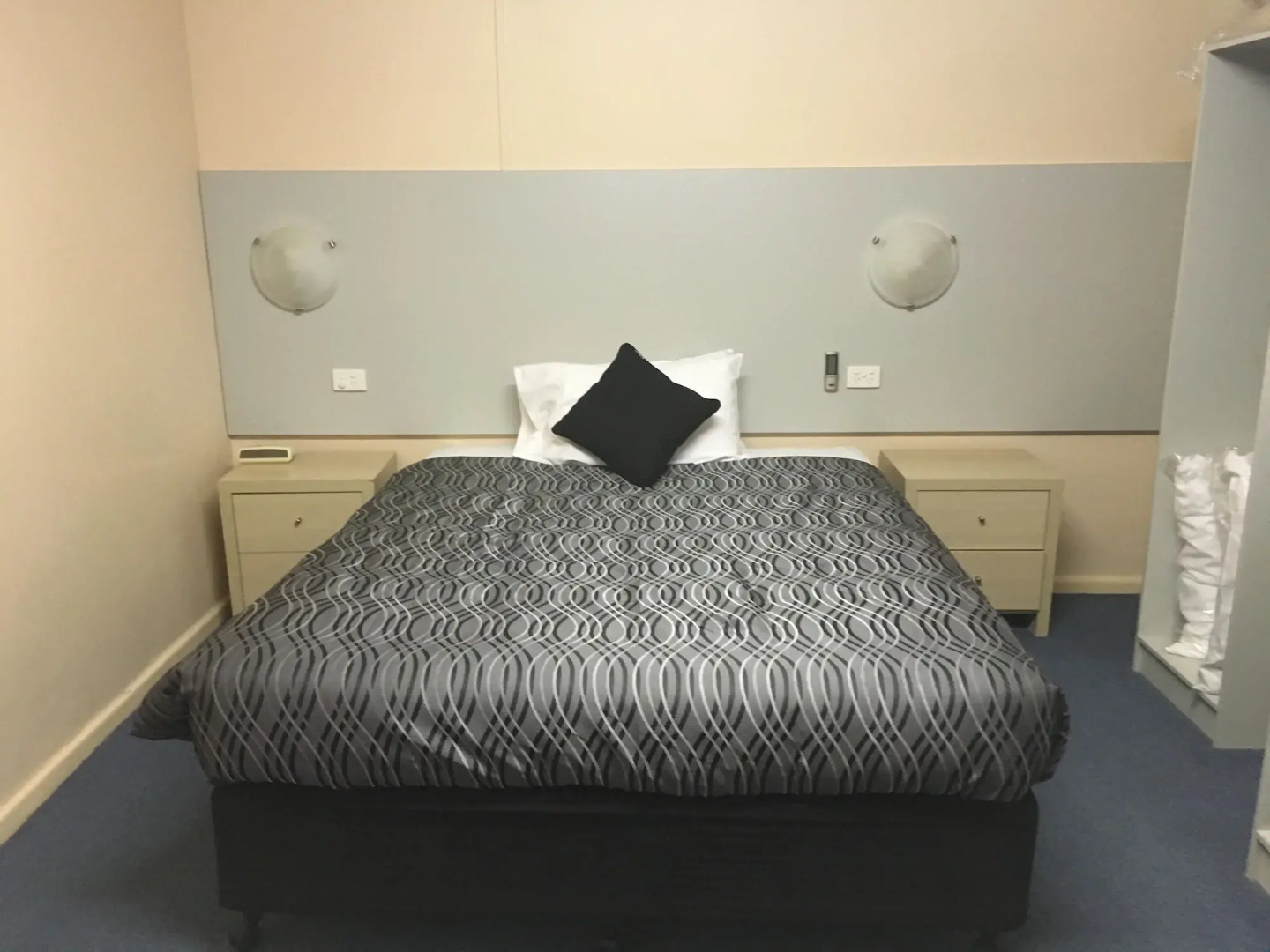 The Palms Motel (Formerly Flinders Motel)