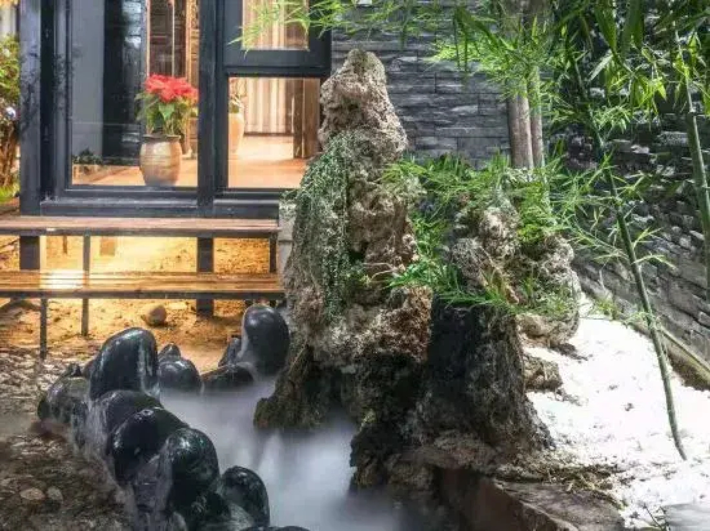 Shenjun Chinese Inn (Weishan Ancient City Xinggong Tower)