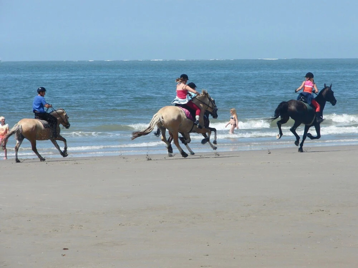 Semi-detached holiday home with facilities near the sea
