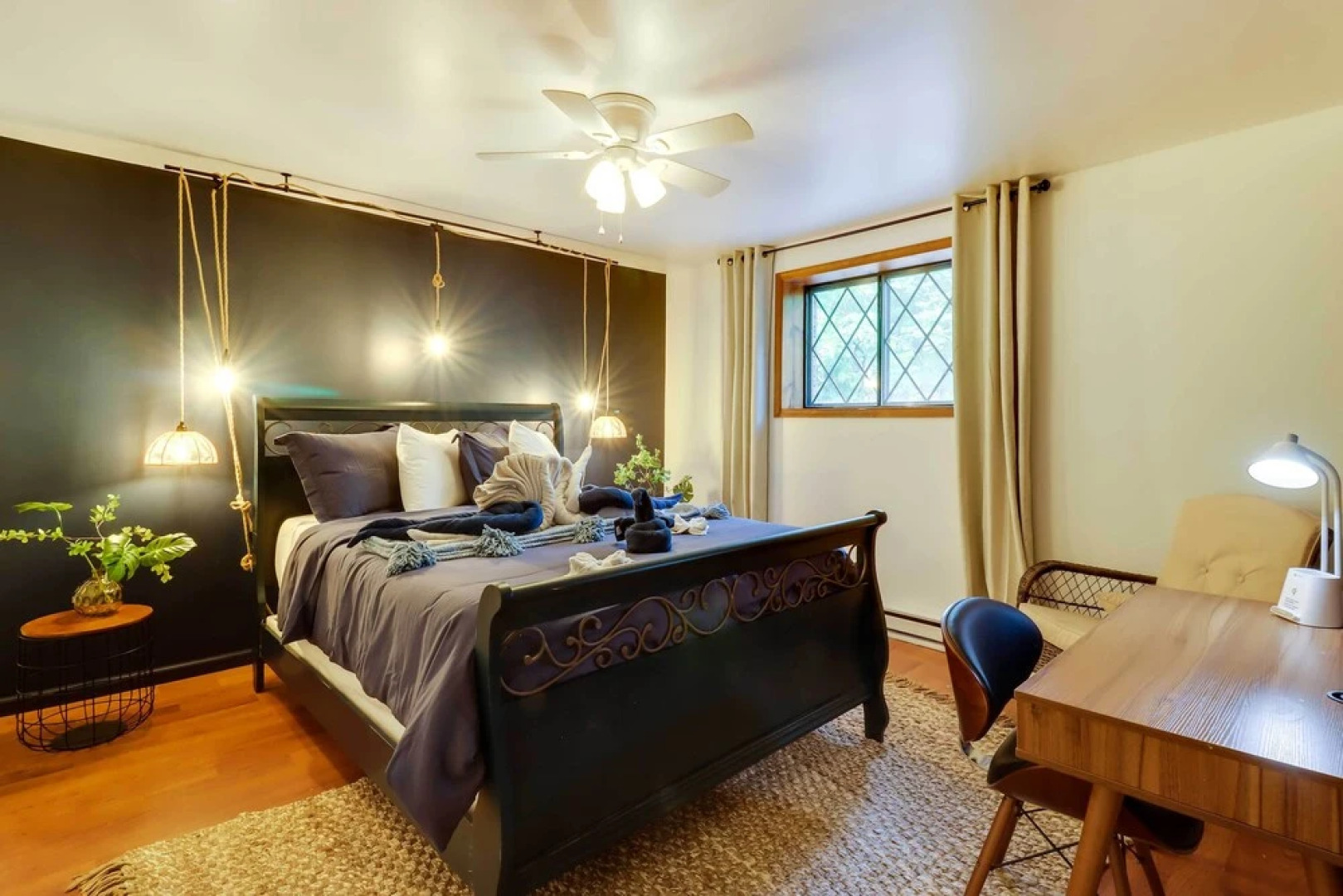 Outdoor Entertainment + Hot Tub: Poconos Home!