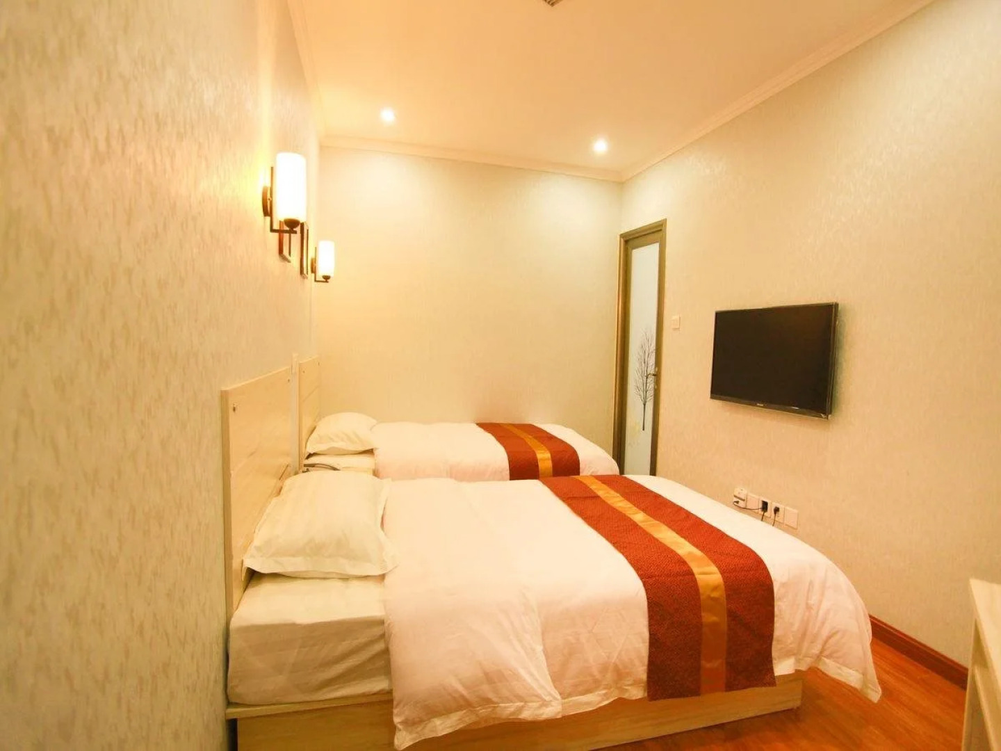 Young-Hi Holiday Inn