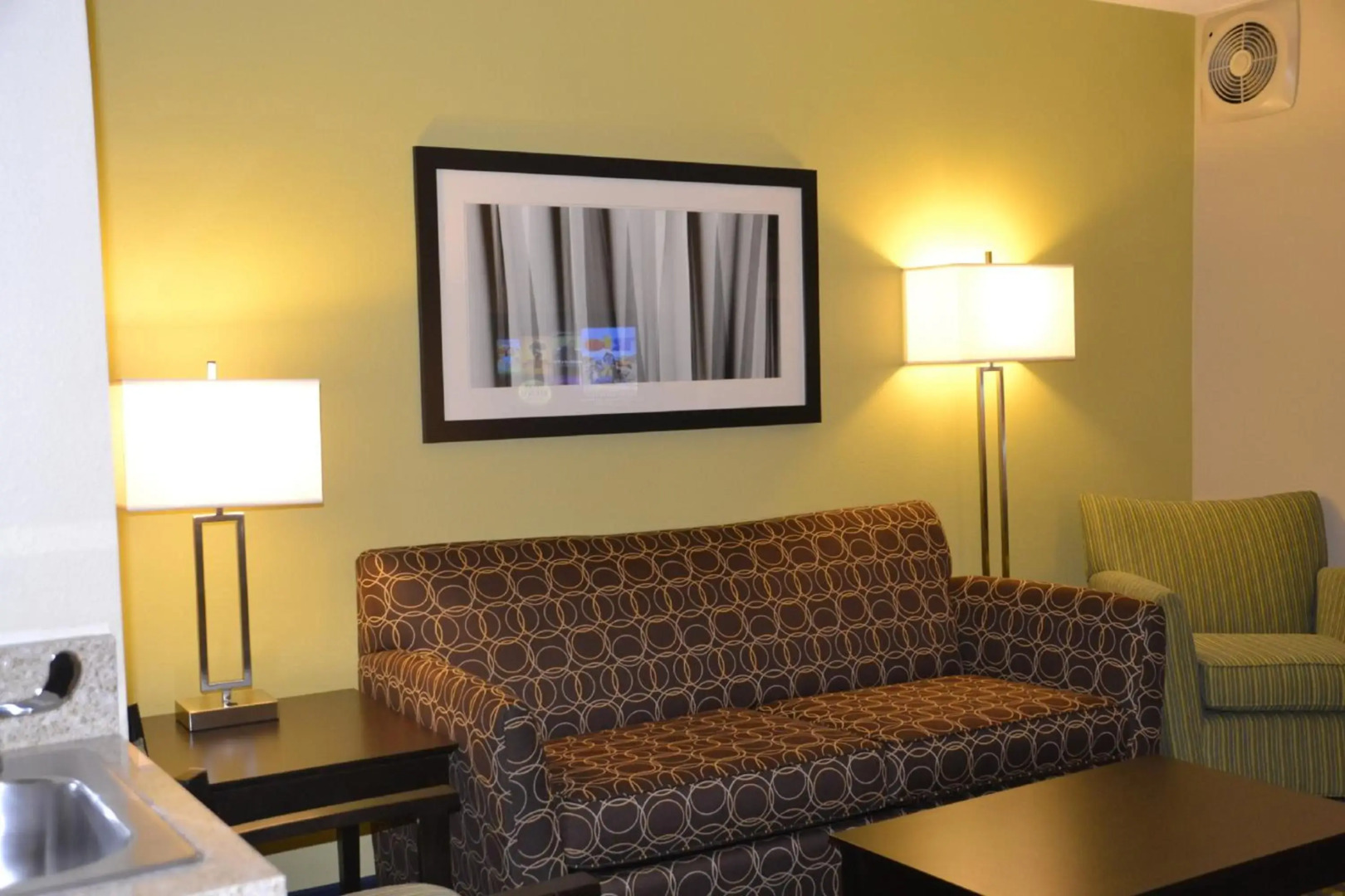 Holiday Inn Express & Suites Bloomington - Normal by IHG