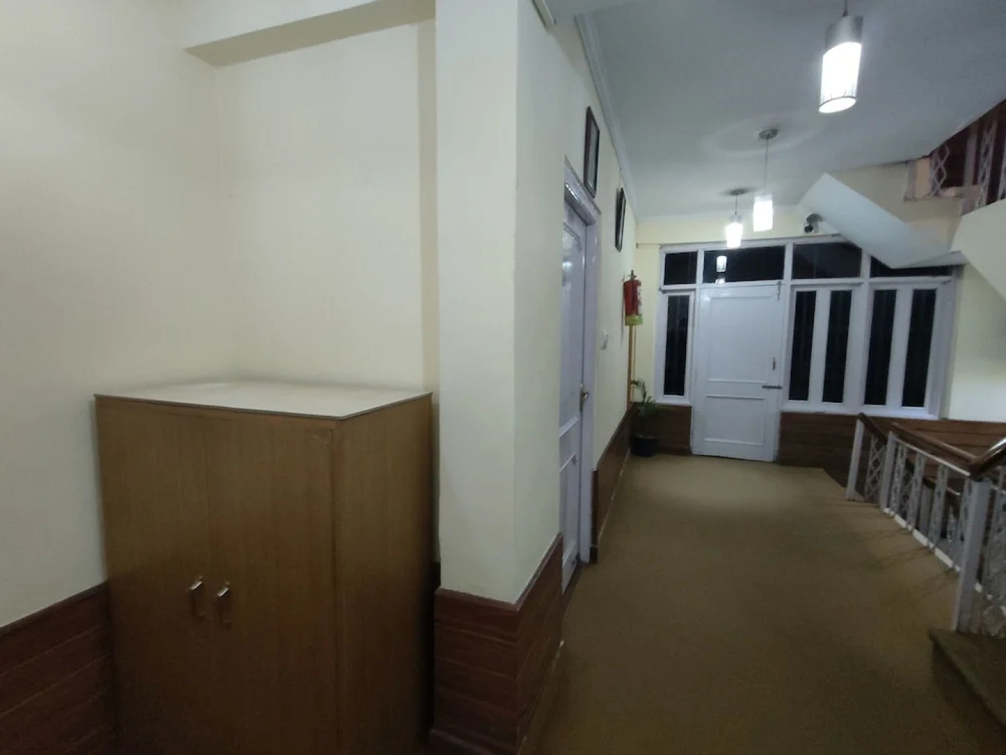 Hotel Snow Crest Inn