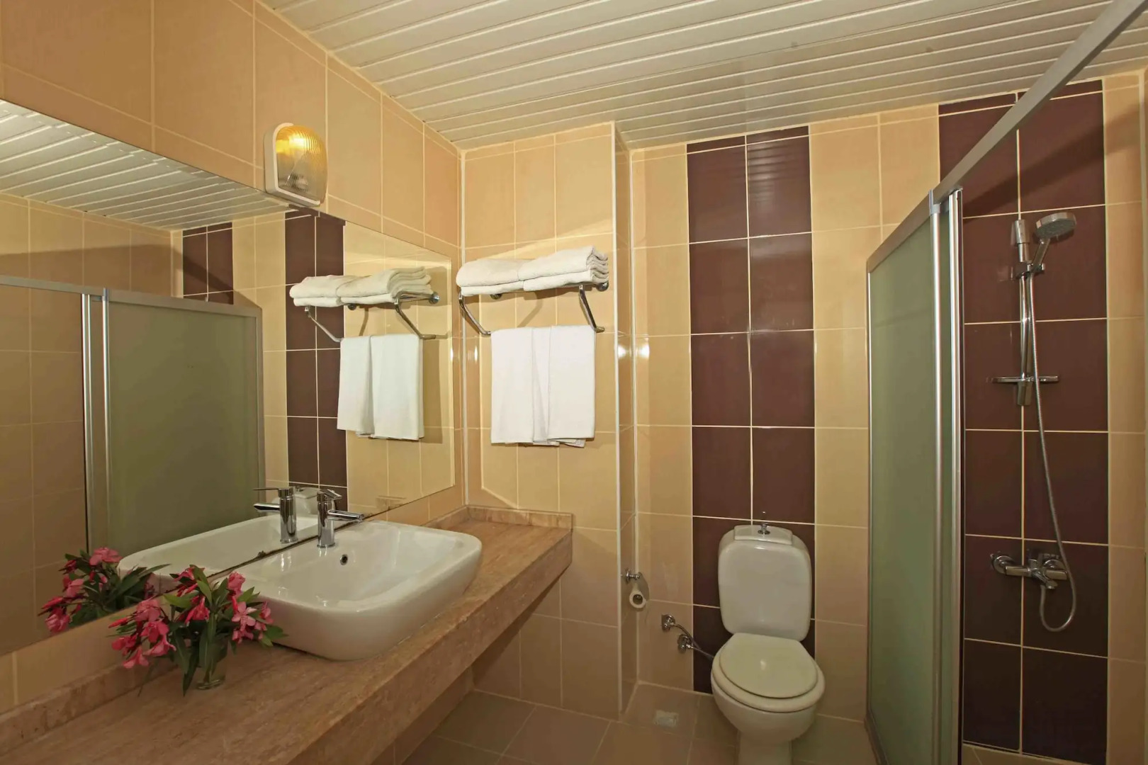 Sun City Apartments & Hotel