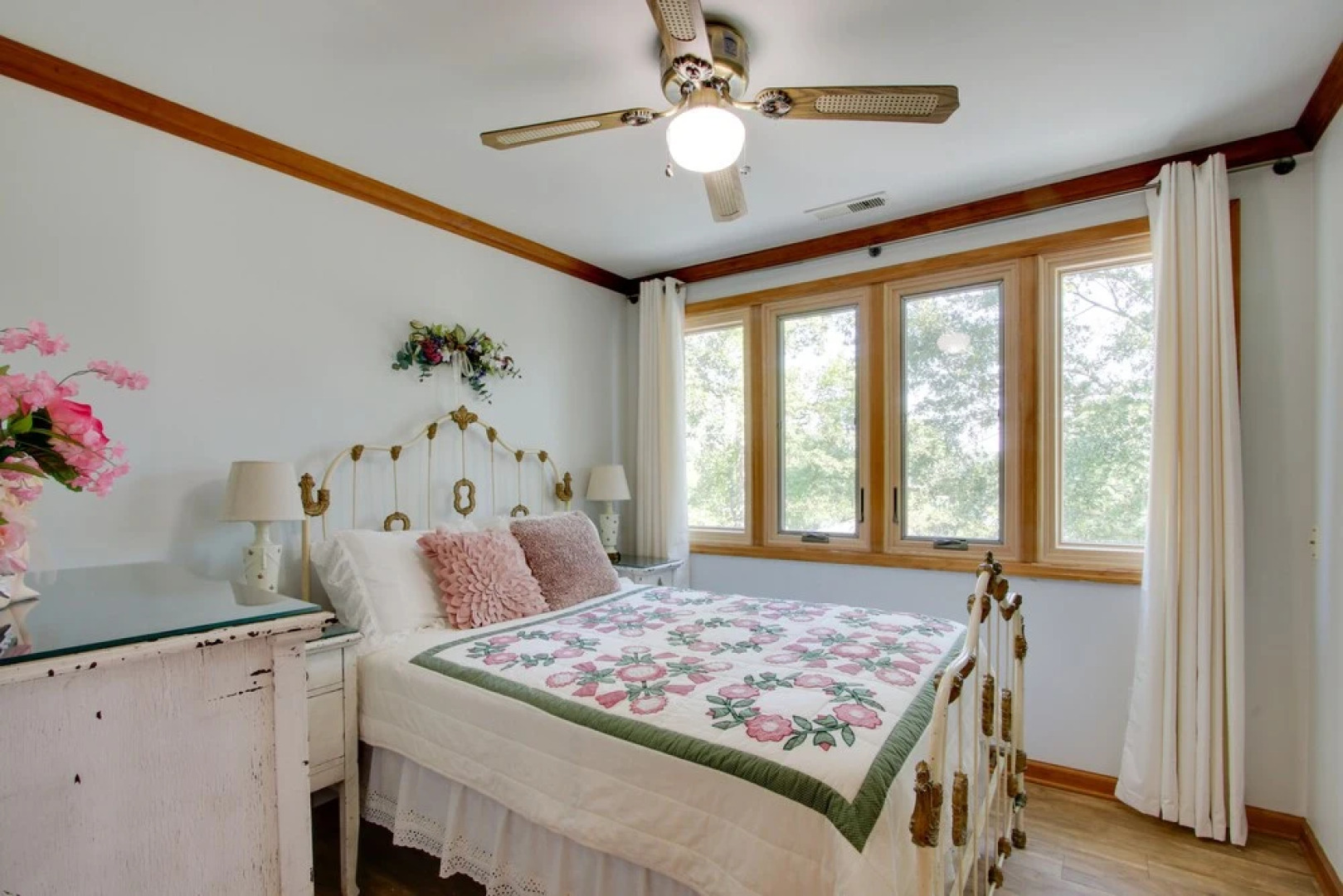 Waterfront Home Near Wilson Lake w/ Covered Porch!