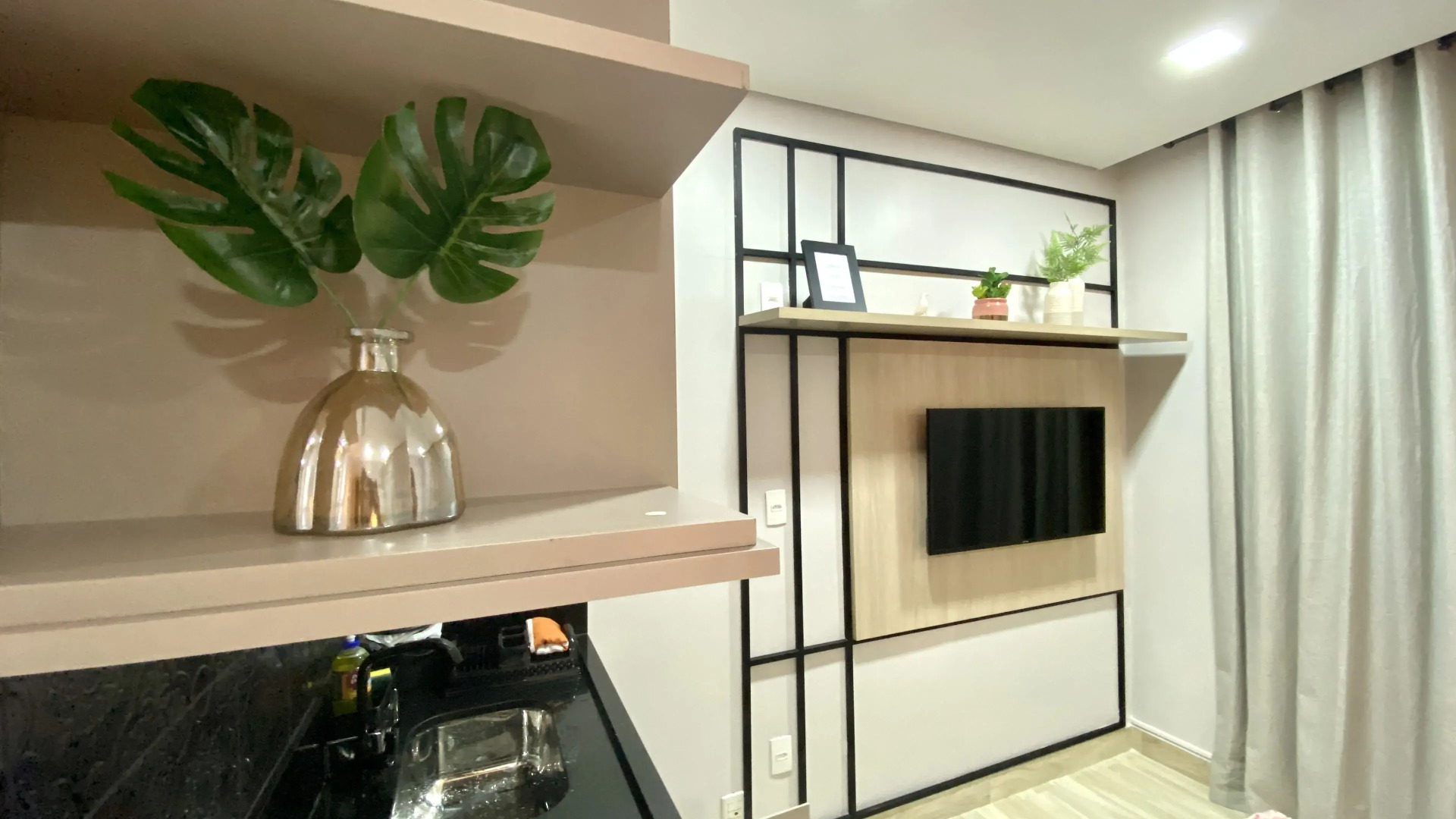 SLR - Essential GRU Airport By Anora Spaces