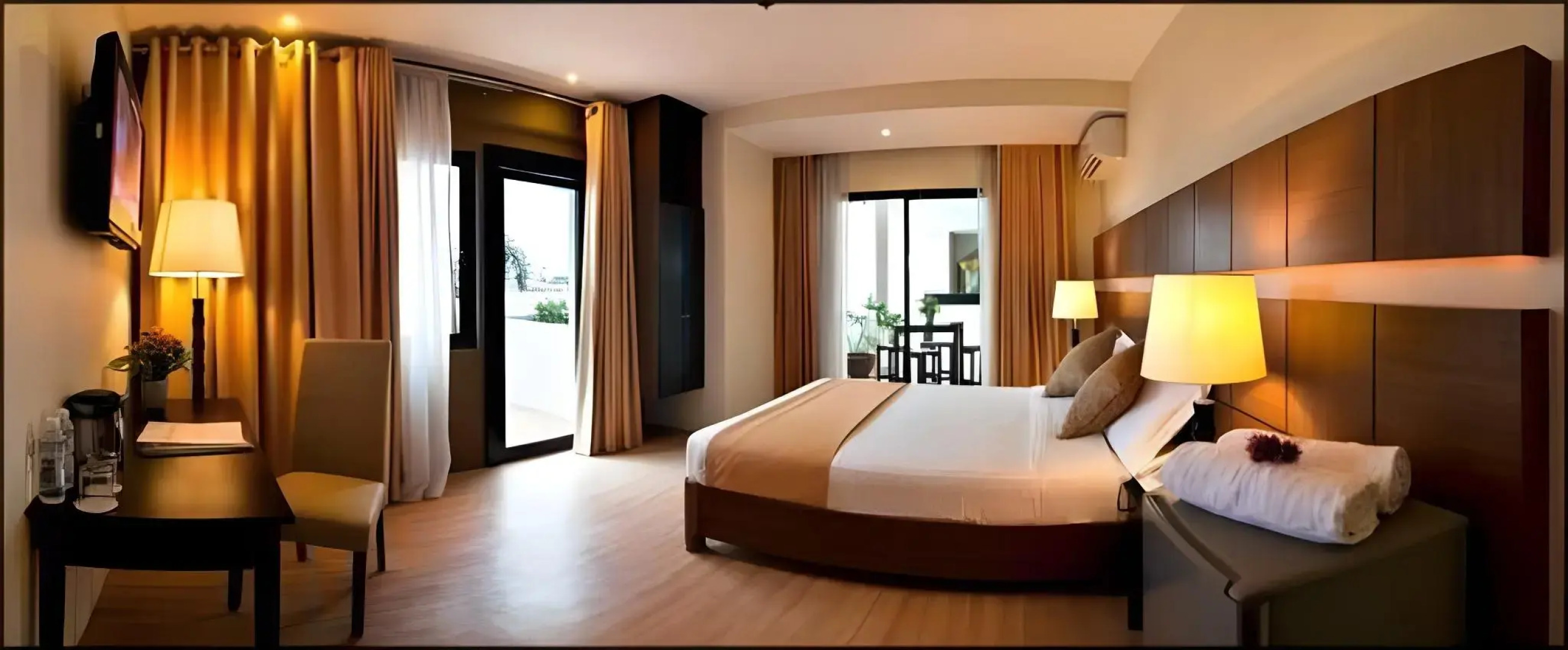 The Pinnacle Hotel and Suites