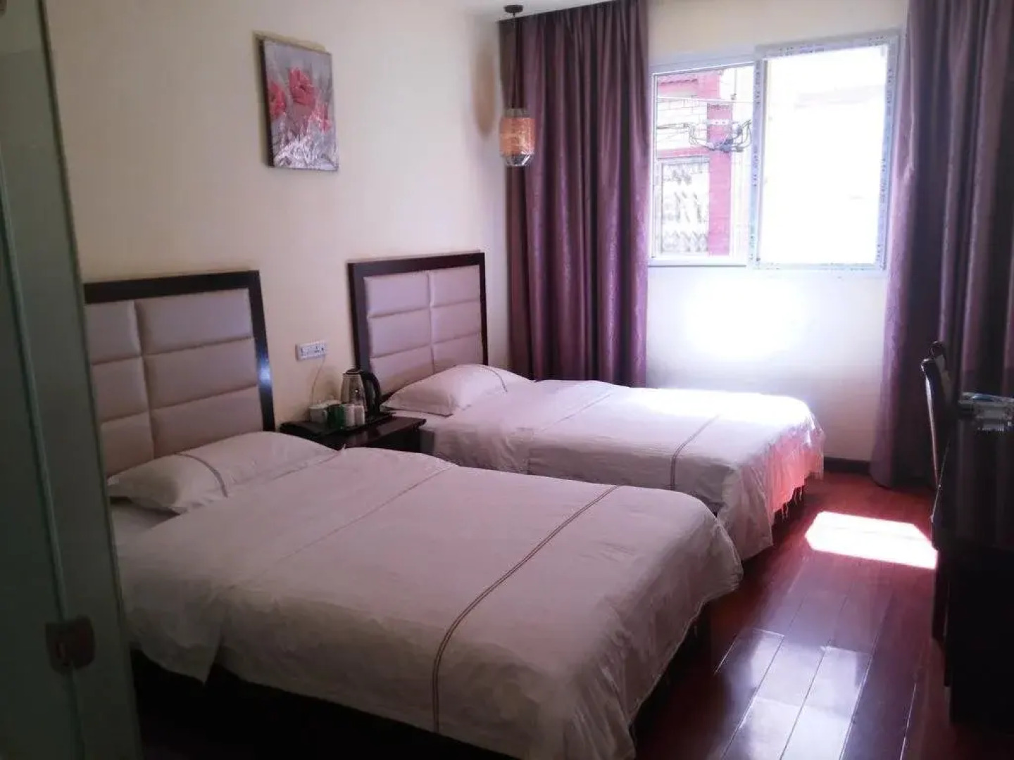 Tongxing Business Hotel