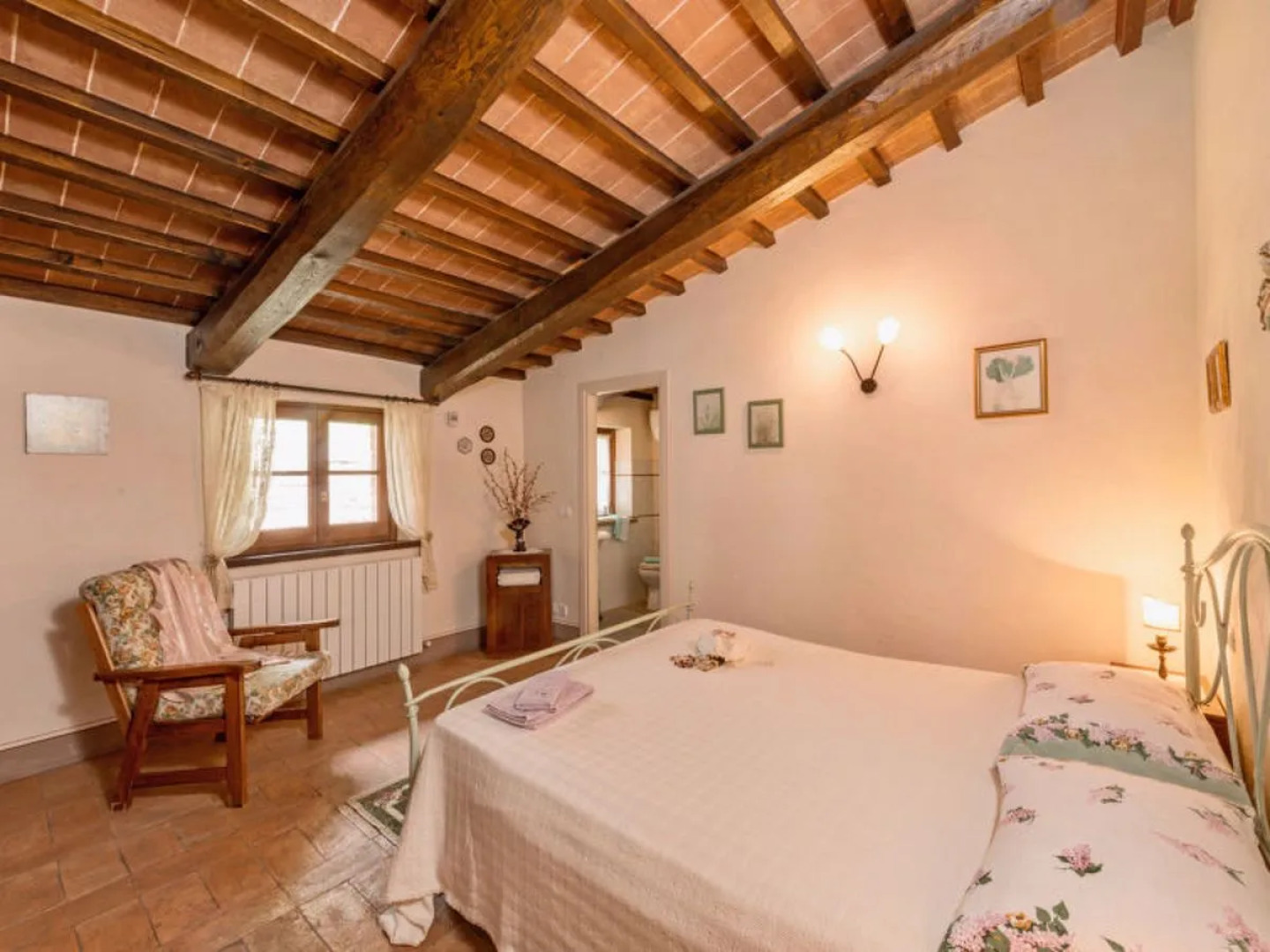 Hillside pretty Home 37553