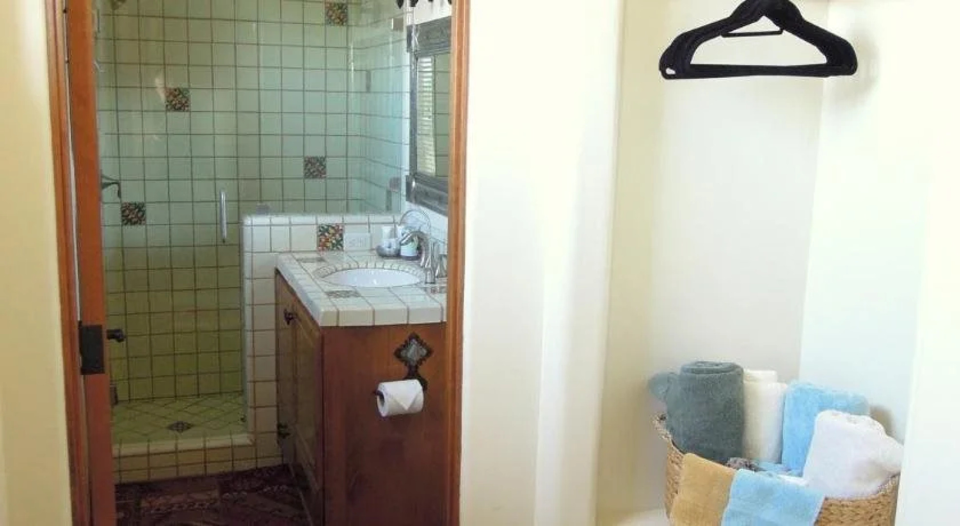 Croad Vineyards - The Inn