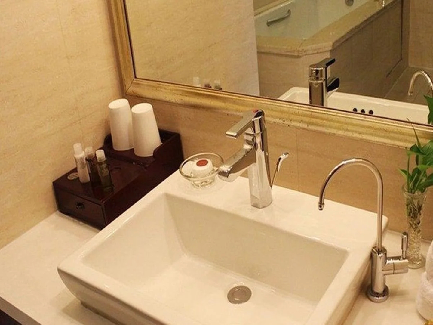 Jin Jiang Royal Palace Hotel