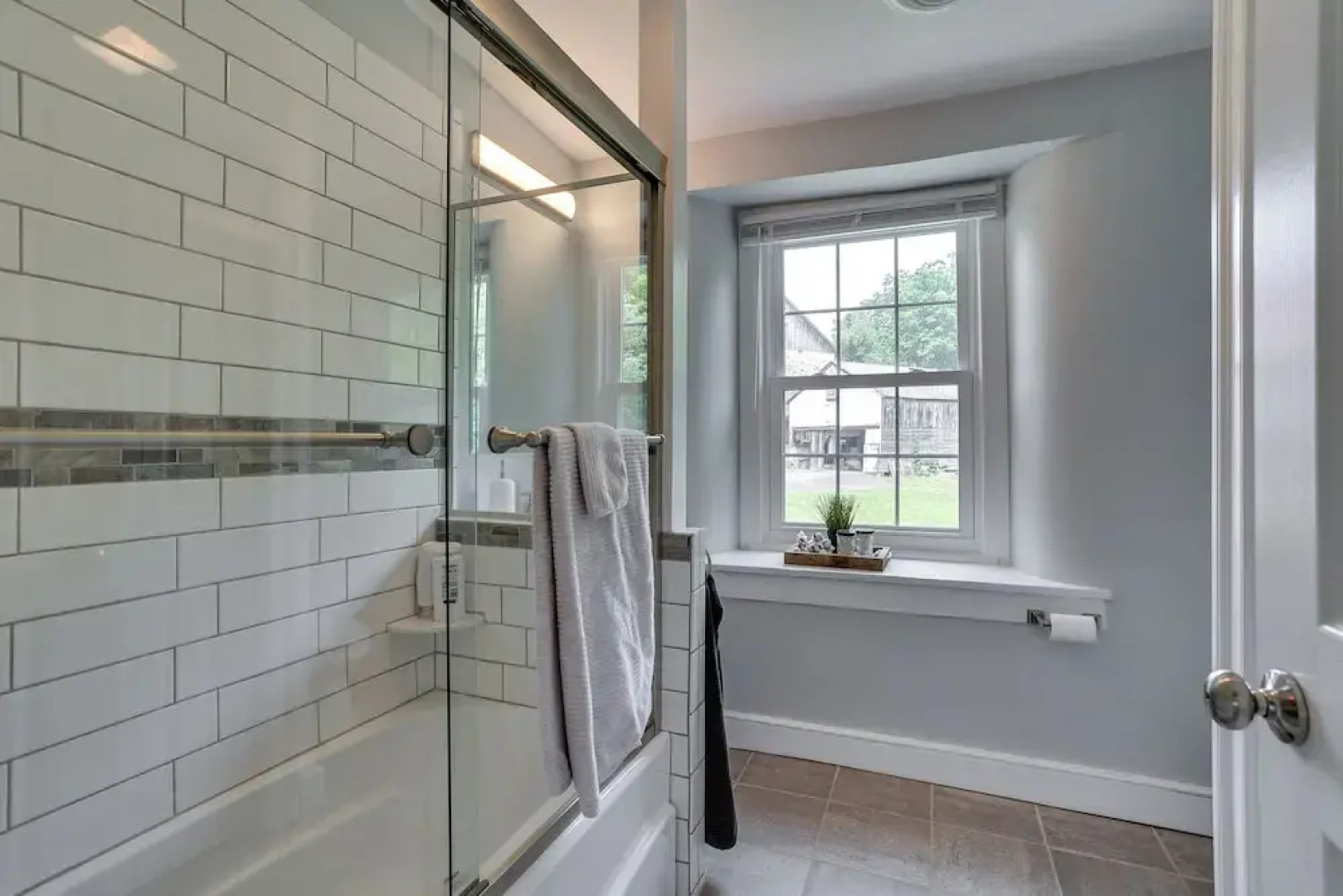 Large Historic Home in Pennsylvania Dutch Country!