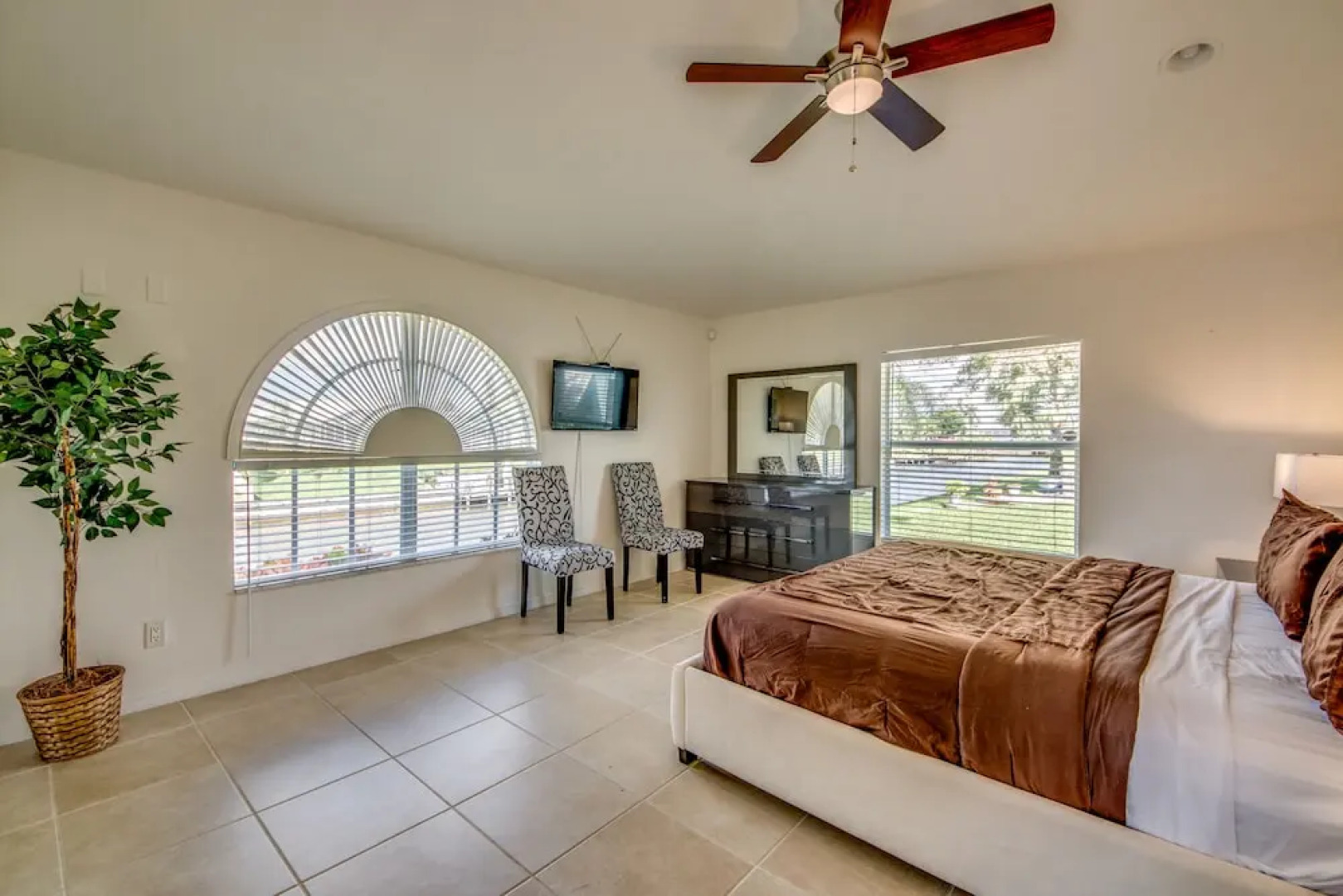 Villazo Ann - Roelens Vacations