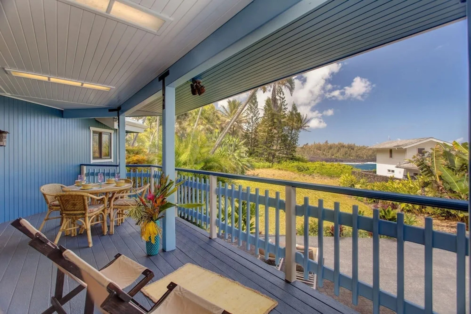 Black Sand Beach House 2 Bedroom Home