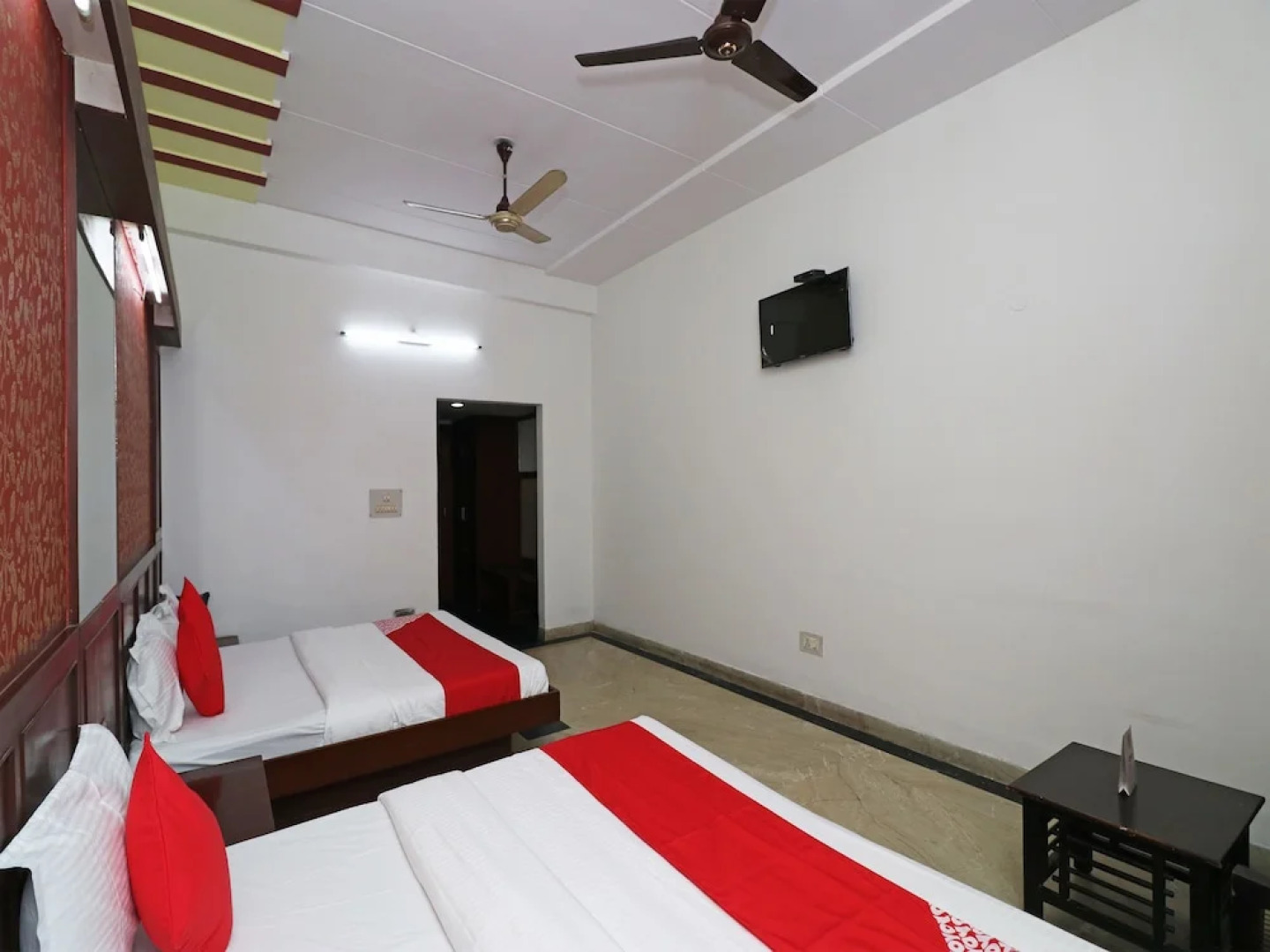 Oyo 15383 Hotel Grand Melrose