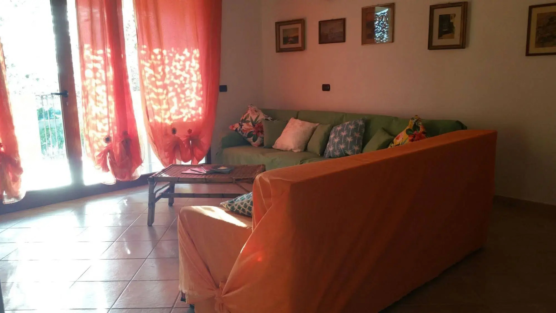 Artistika Golden Apartment