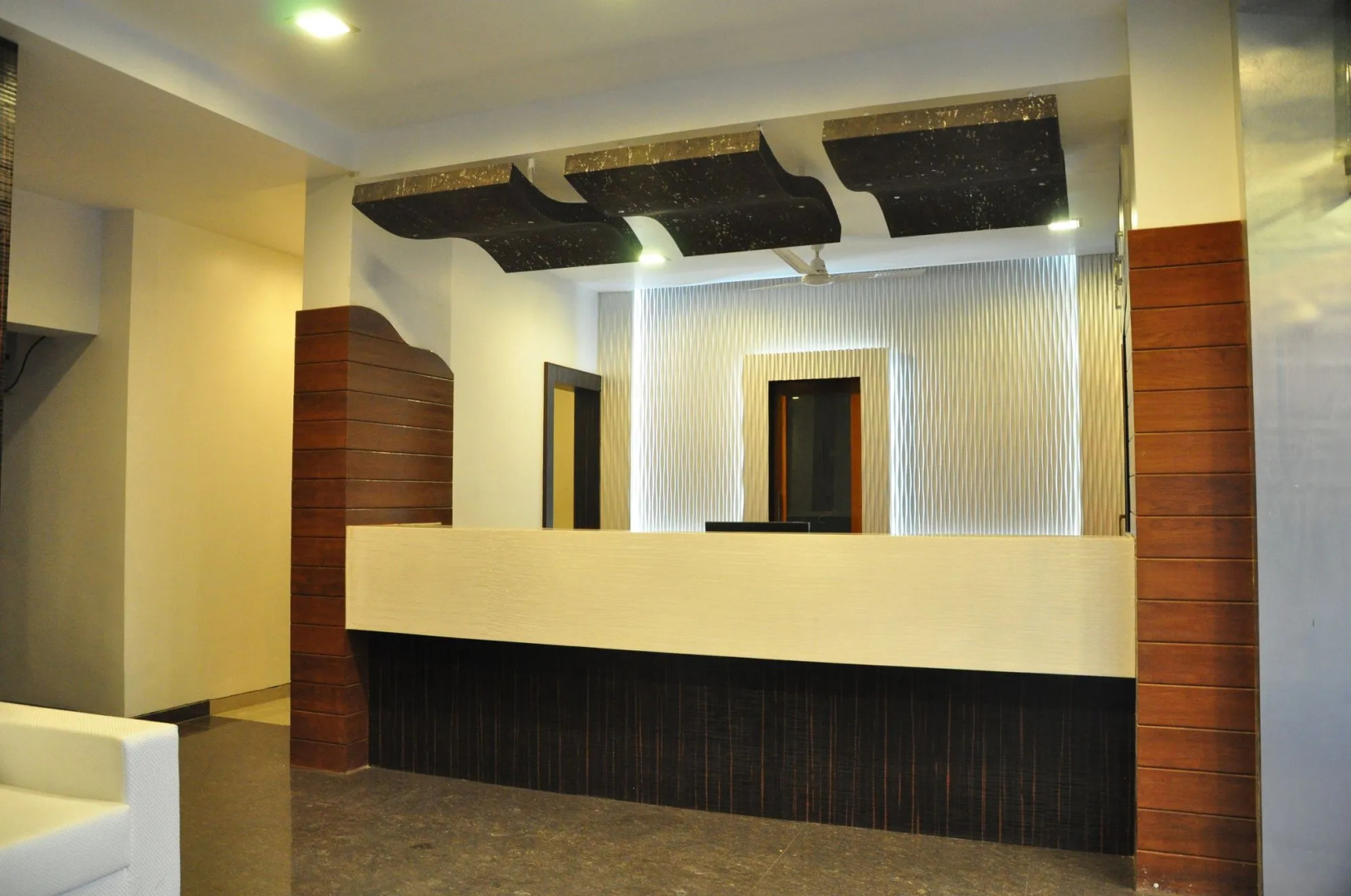 Hotel Avon International